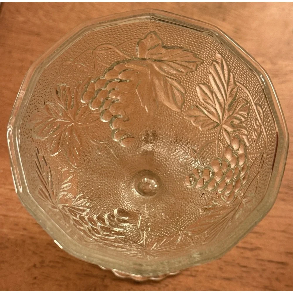 Vintage Indiana Glass Grape And Leaves Sherbet Glass/Goblet‎ EUC 4.5